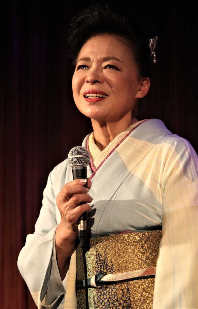 松前ひろ子　デビュー50周年イベントで涙の熱唱　娘婿・三山ひろしからサプライズも