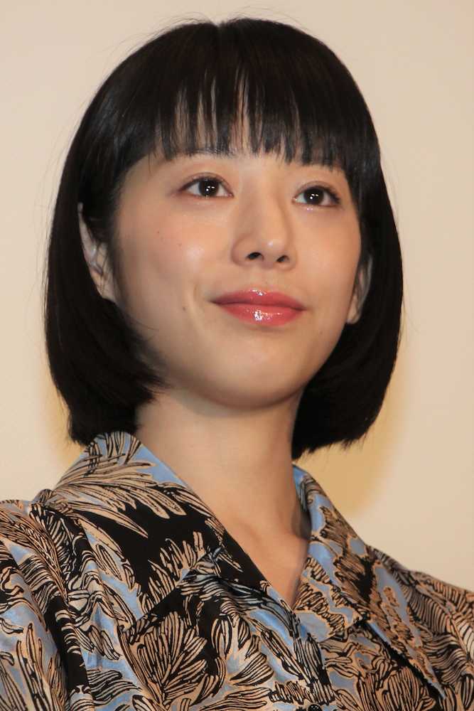 夏帆　主演映画の舞台あいさつで笑顔　新井浩文被告については触れず