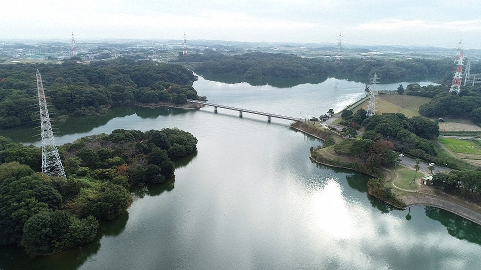 愛知県の巨大貯水池「佐布里池」