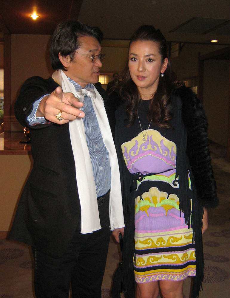 2011年当時の萩原健一さんと理加夫人