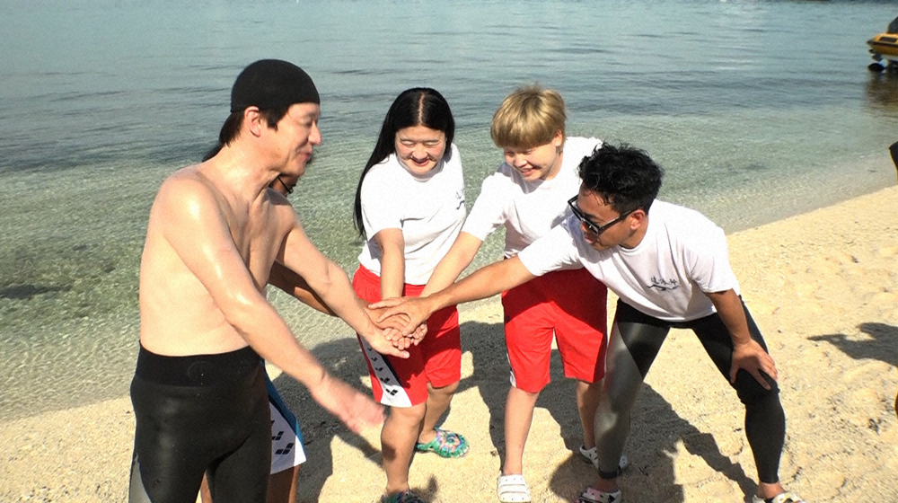 「イッテQ遠泳部」第2弾企画に挑む内村光良らメンバー（C）日本テレビ