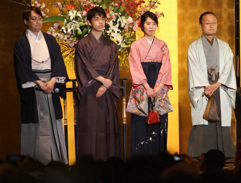 【画像・写真】藤井聡太七段、和服姿を初公開　羽生九段らとイベント「豪華メンバーなので緊張」