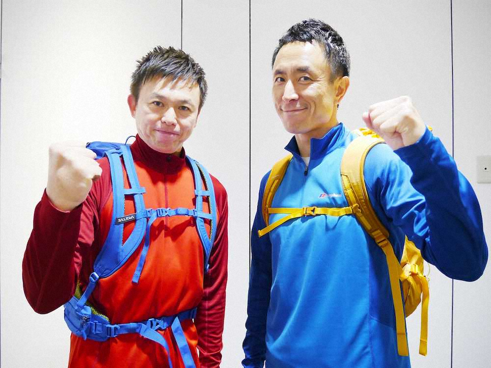 ABCテレビ「おはよう朝日です」でアフリカ・キリマンジャロ登頂に挑戦することを発表した岩本計介アナウンサー（右）とお天気担当の正木明キャスター