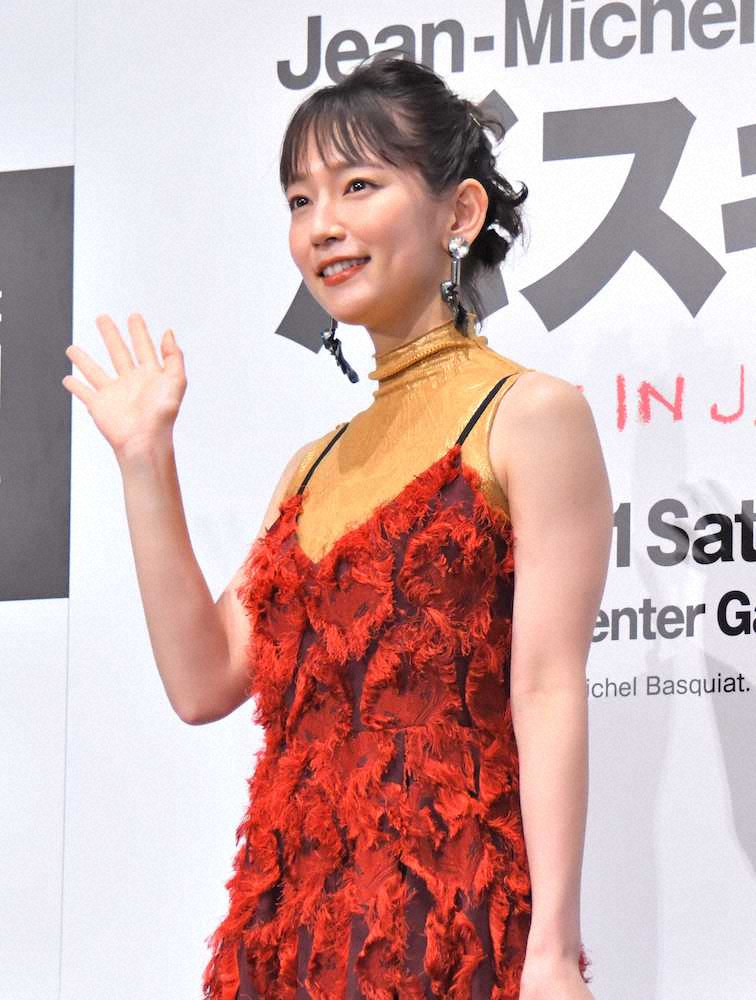 月に1度の吉岡里帆　初の“ガイド”に「光栄」