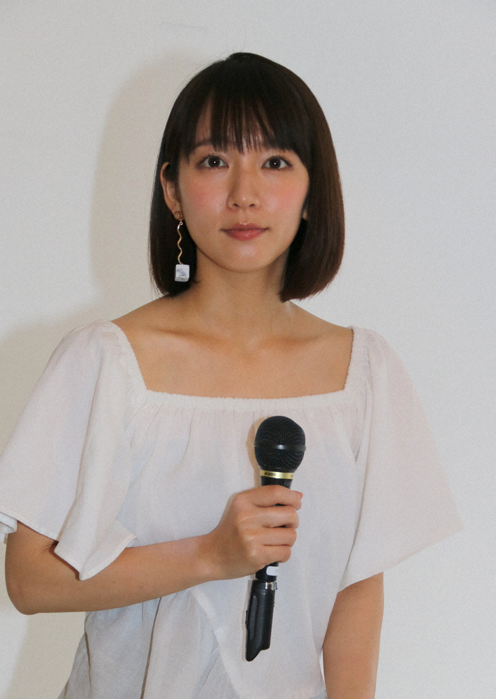 吉岡里帆“惚れた人”は意外な俳優　撮影現場で孤立も…ユーモアに救われた