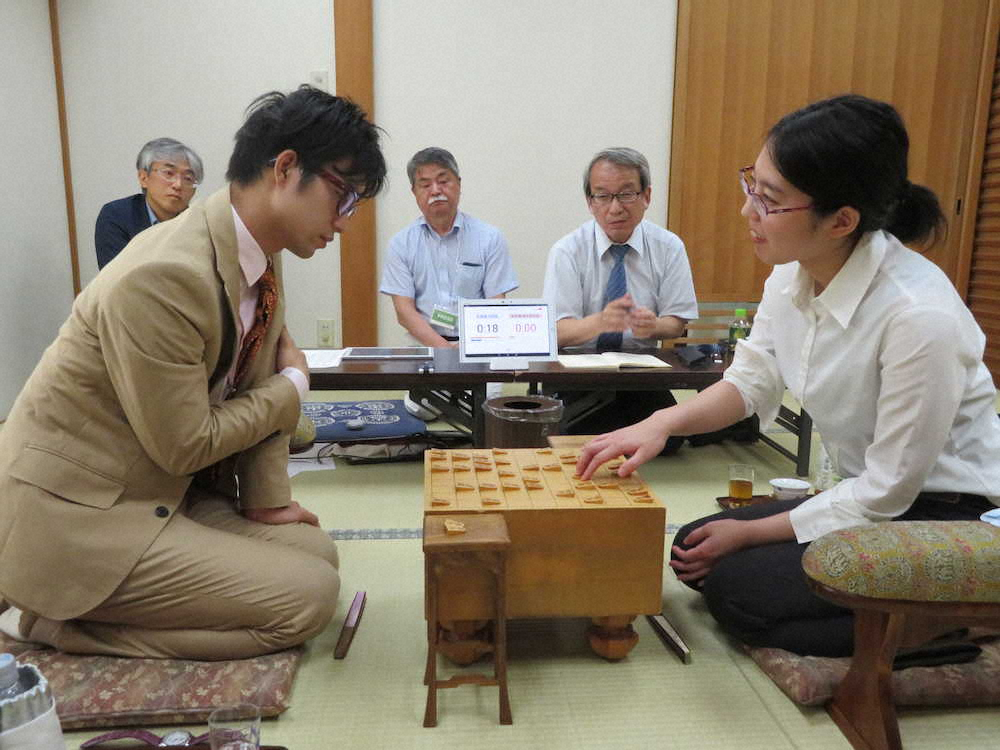 里見香奈女流5冠、男性棋士相手に史上初4連勝「注目して貰えるのは嬉しい」