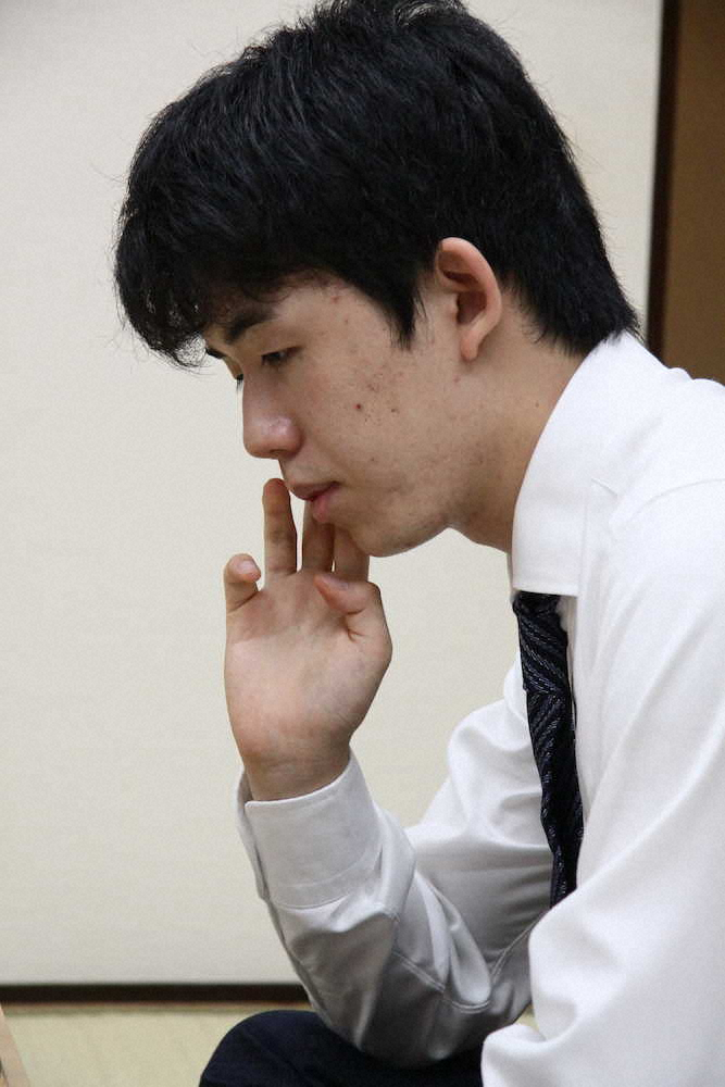 藤井七段17歳初白星　開幕3連勝堅首「一局一局が大事」