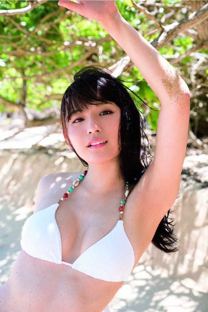 元スパガの浅川梨奈が写真集「大人っぽさやセクシーさという一面がたっぷり」