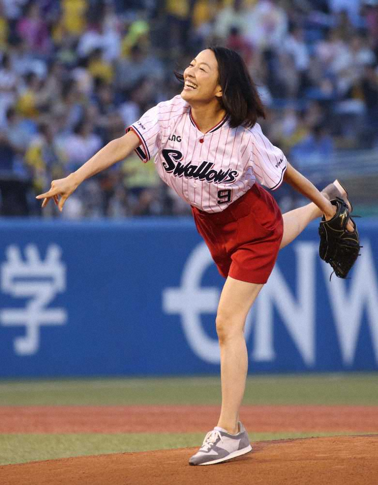 羽田美智子　ワンバン始球式に苦笑い「のまれちゃった」