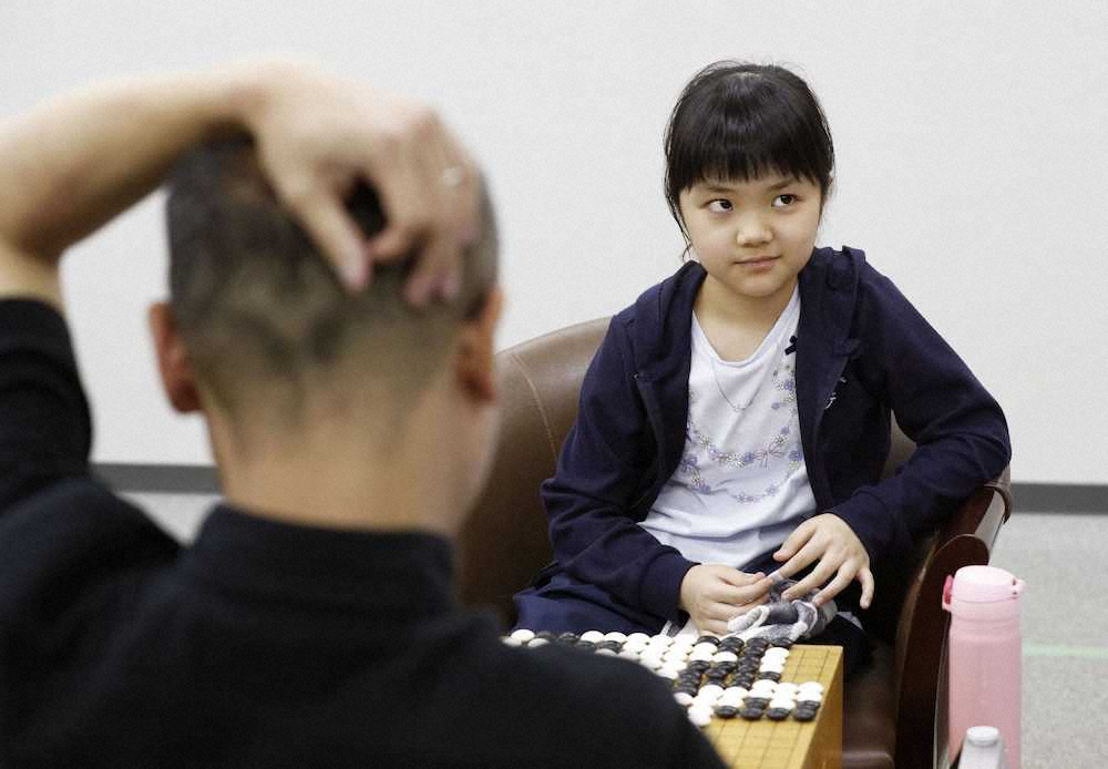 菫初段、男性棋士と初対決で逆転勝ち　母手作り“勝負メシ”で7大棋戦予選白星デビュー