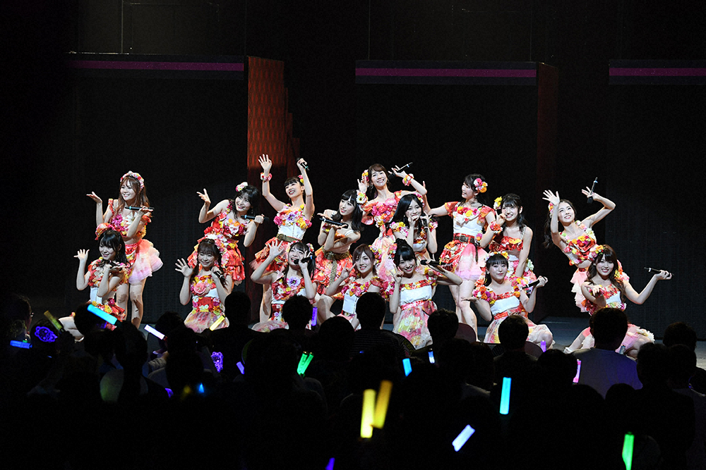 AKB48　天国へ旅立った古参ファンに捧げる「ファンレター」熱唱
