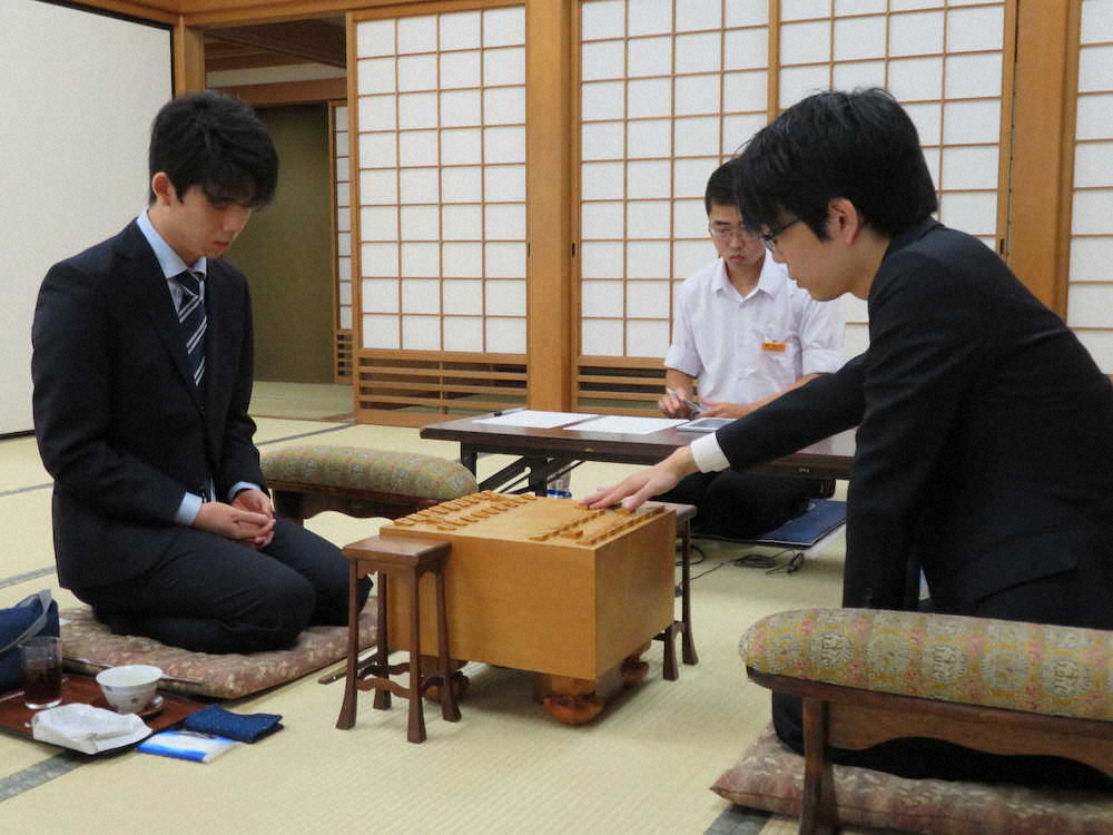 【画像・写真】藤井七段　豊島名人と対戦、過去3戦全敗　王将戦挑戦者決定リーグ2回戦