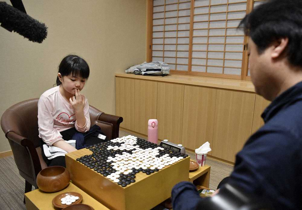 菫初段　国内男性棋士に3連勝