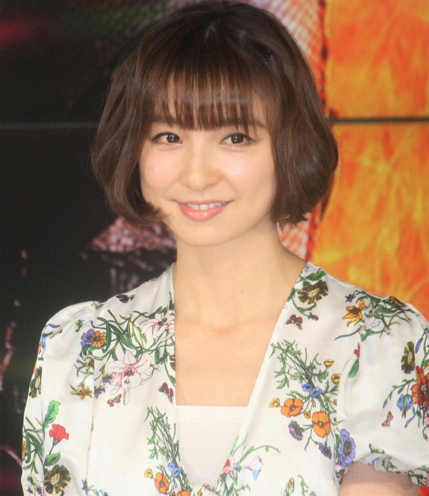 篠田麻里子　コロナ禍で夫と愛娘が「面会できない」ビデオ通話で対面