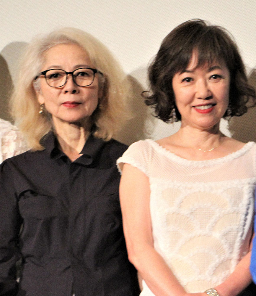 19年6月に映画「エリカ３８」の劇場公開記念舞台あいさつに出席した木内みどりさん（左）と浅田美代子