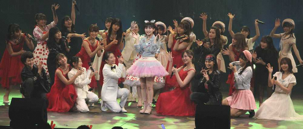 HKT48が聖子、明菜らの名曲熱唱！8周年前夜祭「昭和な歌合戦」で大盛り上がり