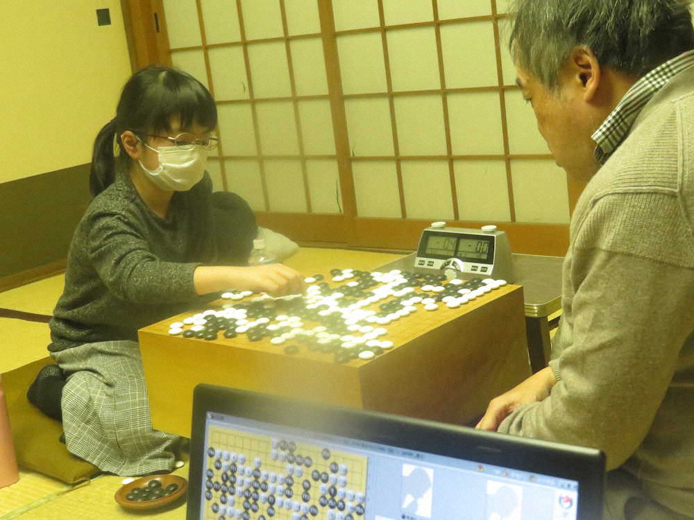 仲邑菫初段が男性棋士に7連勝　馬場九段との61歳差対決制す