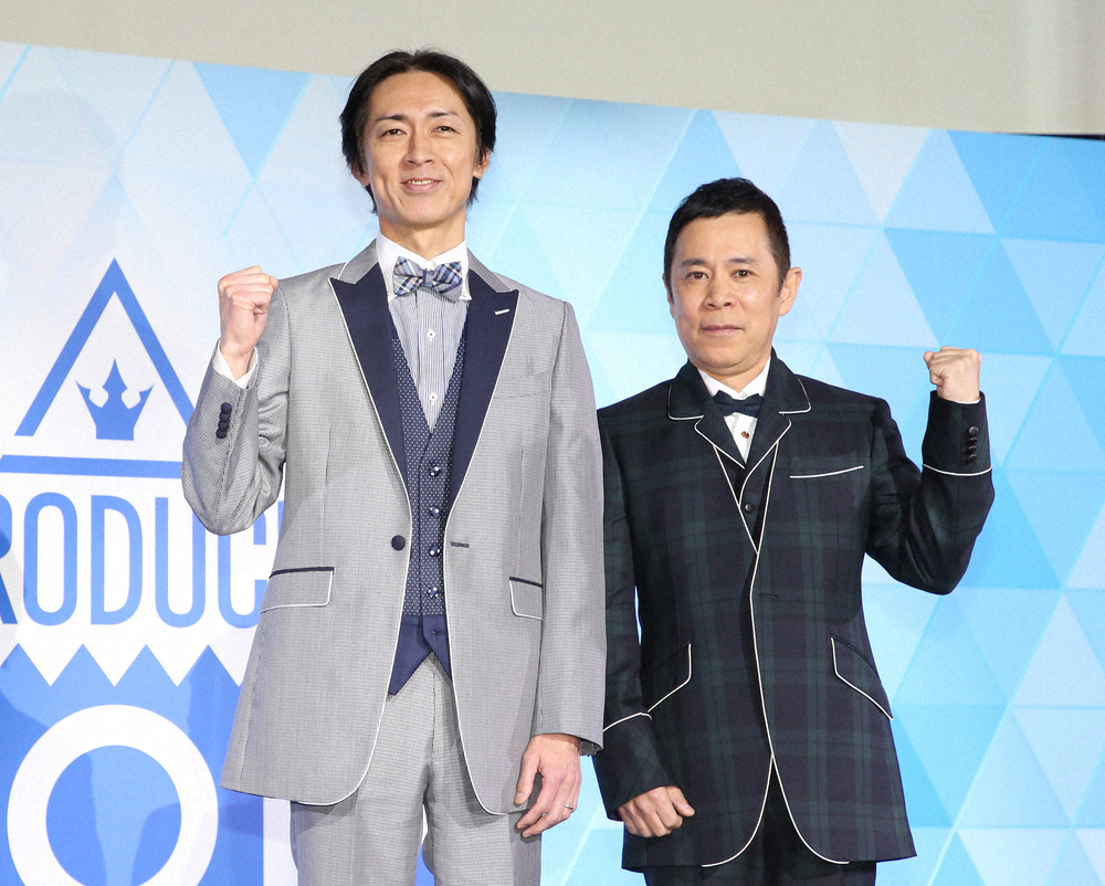 「PRODUCE 101 JAPAN」MCを務めるお笑いコンビ「ナインティナイン」の矢部浩之（左）と岡村隆史（撮影・吉田　剛）