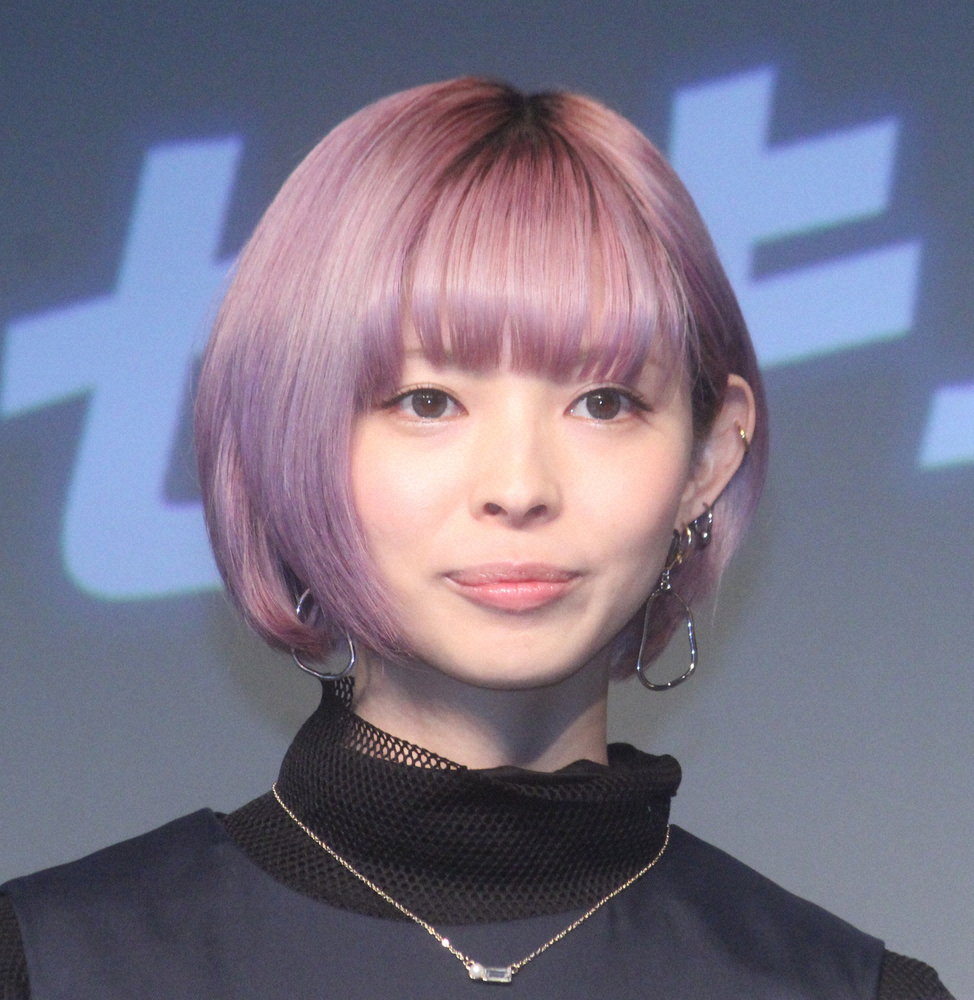 最上もが、歴代ヘアスタイル披露にファン興奮「黒髪ロング超似合う」「ギャルも可愛い…」