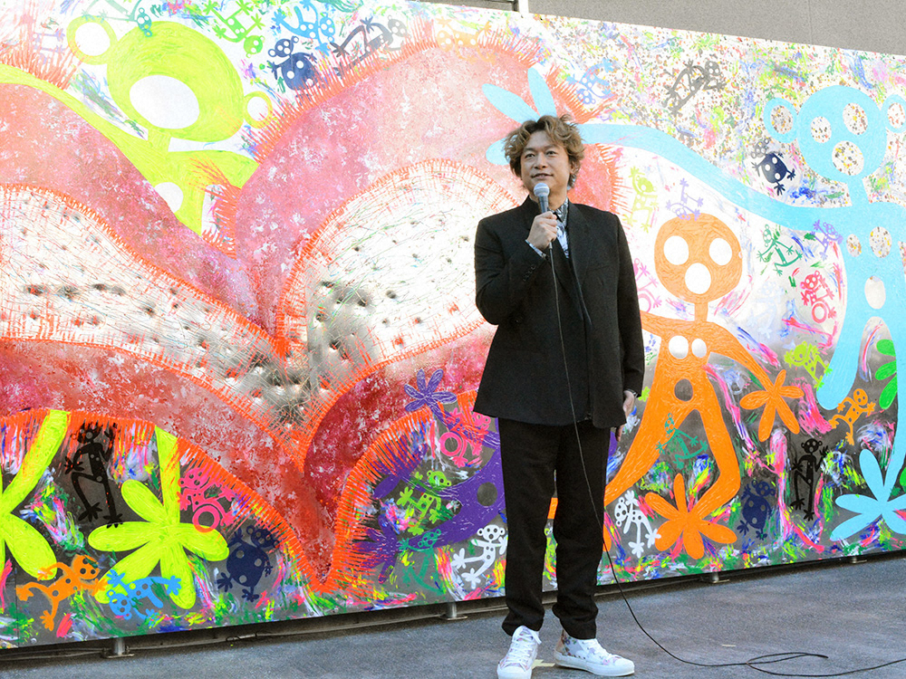 香取慎吾　青学大に巨大壁画！自身最大規模「あまりの大きさに最初はうろたえた」