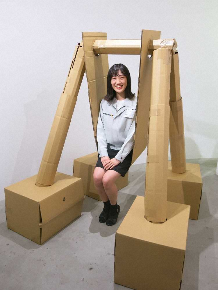 NMB48南羽諒　ダンボールアートの個展スタート、満面笑み「夢のようです」