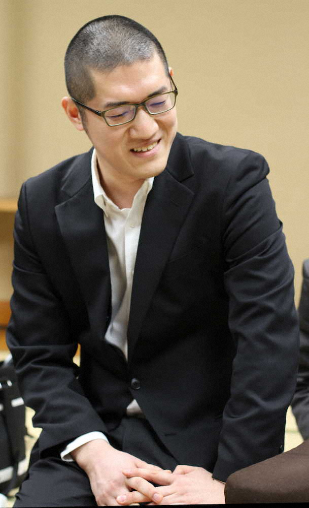 “将棋ユーチューバー”折田翔吾アマがプロ入り！編入試験合格「信じられない」