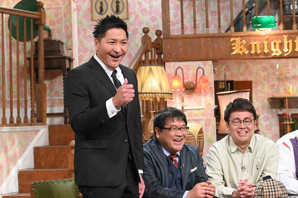 ABCテレビ「探偵！ナイトスクープ」に復帰したスリムクラブ・真栄田賢（左）とカンニング竹山（中央）、橋本直