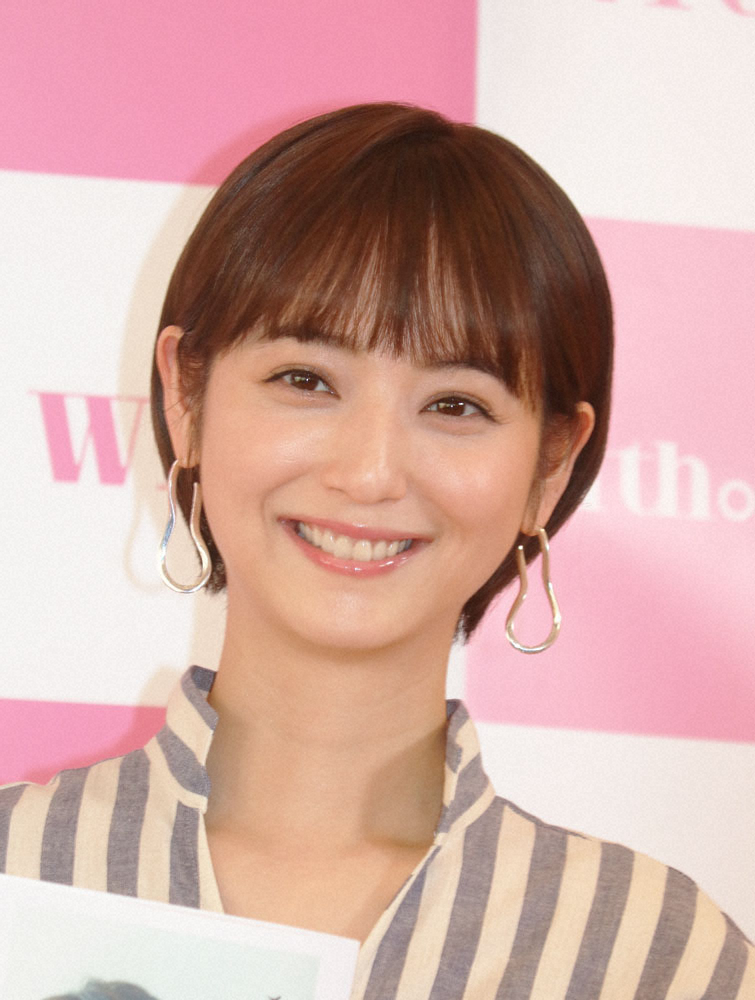 【画像・写真】佐々木希「前回よりはマシに…」2度目の手作りマスク公開　フォロワー「売ってください」「尊敬します」