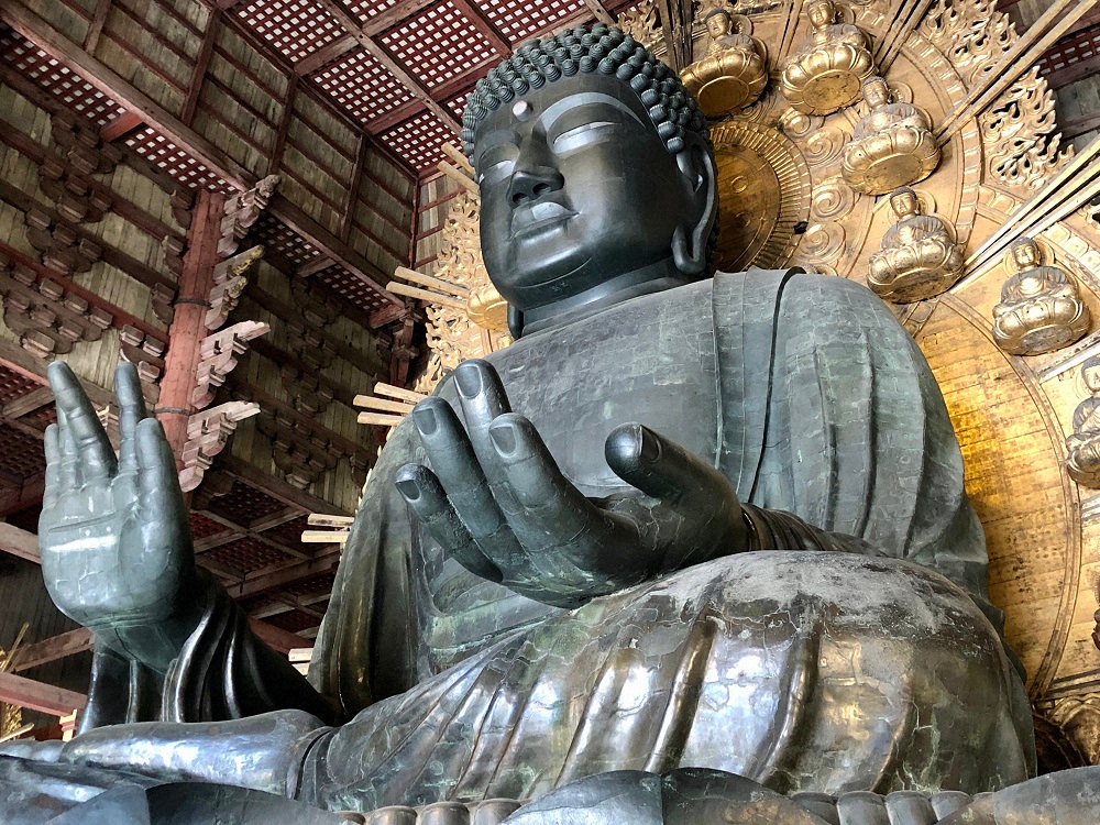 「ニコニコ生放送」で5月31日までリモート参拝可能となった東大寺の国宝・盧舎那仏像（奈良の大仏）