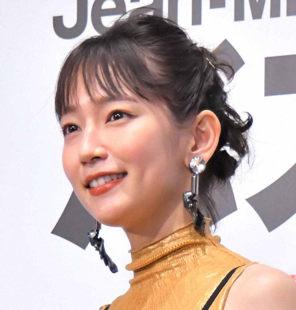 吉岡里帆　コロナ禍で仕事は「ラジオとナレーション」のみ「冬眠しているかの如く、静かに　静かに」