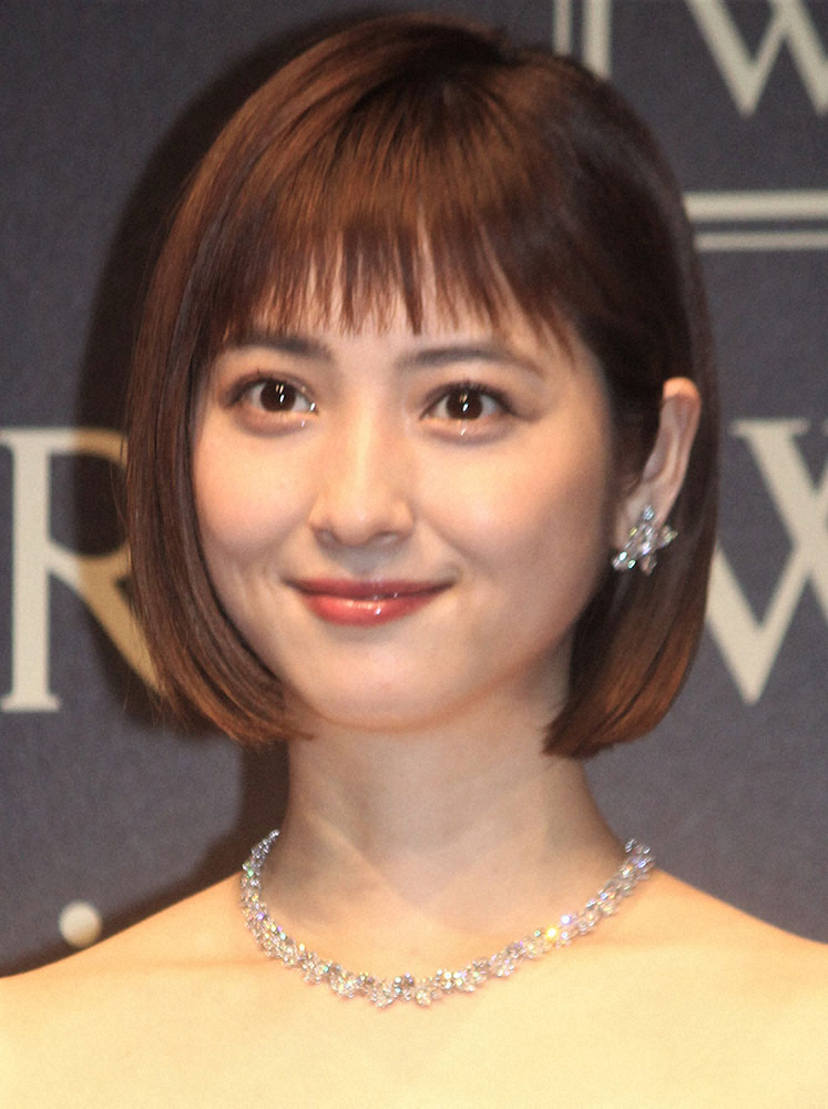 【画像・写真】佐々木希　愛情たっぷり刺しゅう披露「初心者」も「色合いに何度もきゅんとする」