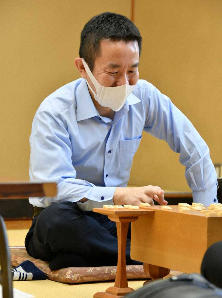 最年少記録保持者・屋敷九段、藤井七段にエール「新しい人が出てくることは素晴らしい」