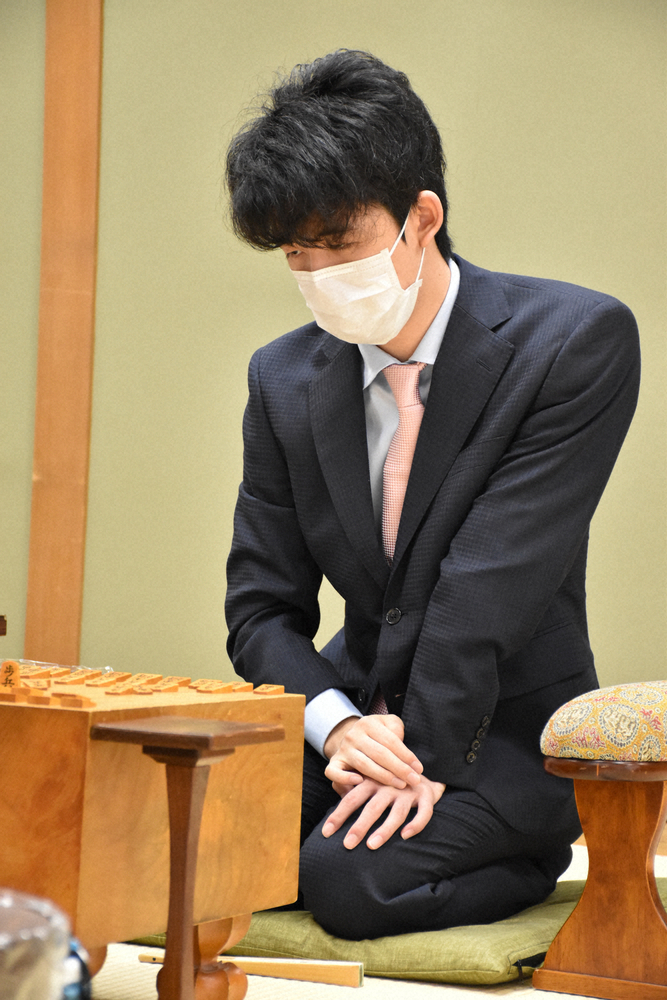 藤井聡太七段、ミス連発で連勝ストップ「途中で誤算が…」王座戦挑戦者決定T進出逃す