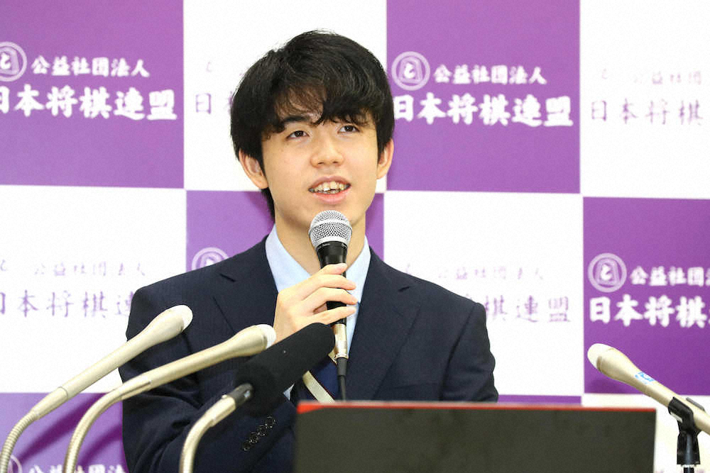 藤井聡太七段　王位戦挑戦決定に「うれしく思っています」、初の2日制へ「じっくり考えられるのは楽しみ」