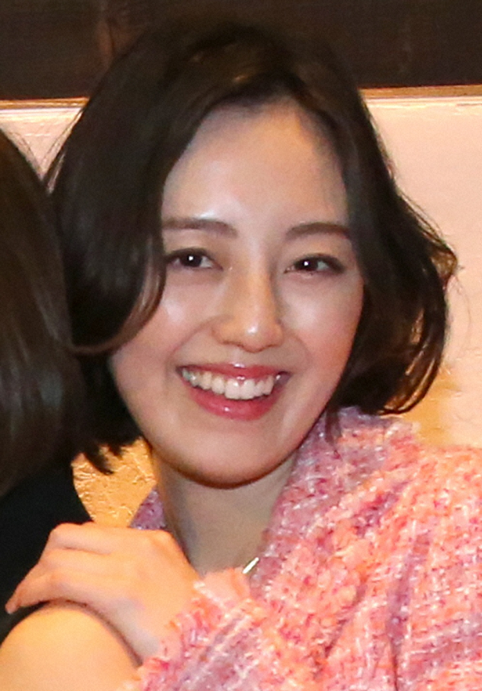 沢井美優　数年前の戦士ショット　北川景子らと「逢いたすぎて震える」　ファンも「最高なメンバー」
