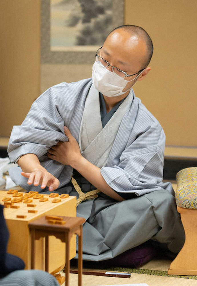 渡辺棋聖、反省「差がついてしまった。もう少しいい内容の将棋を指さないと」