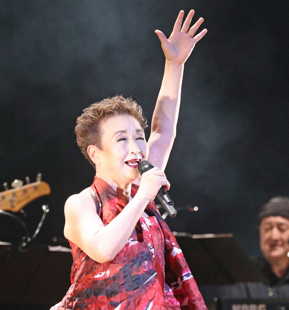 28日にコンサートを行った歌手の加藤登紀子