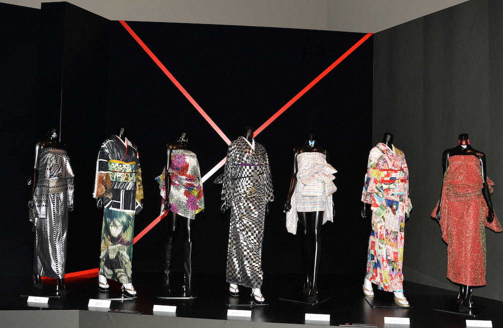 特別展「きもの　KIMONO」に展示される、「X　JAPAN」YOSHIKIが手掛けた独創的デザインの着物
