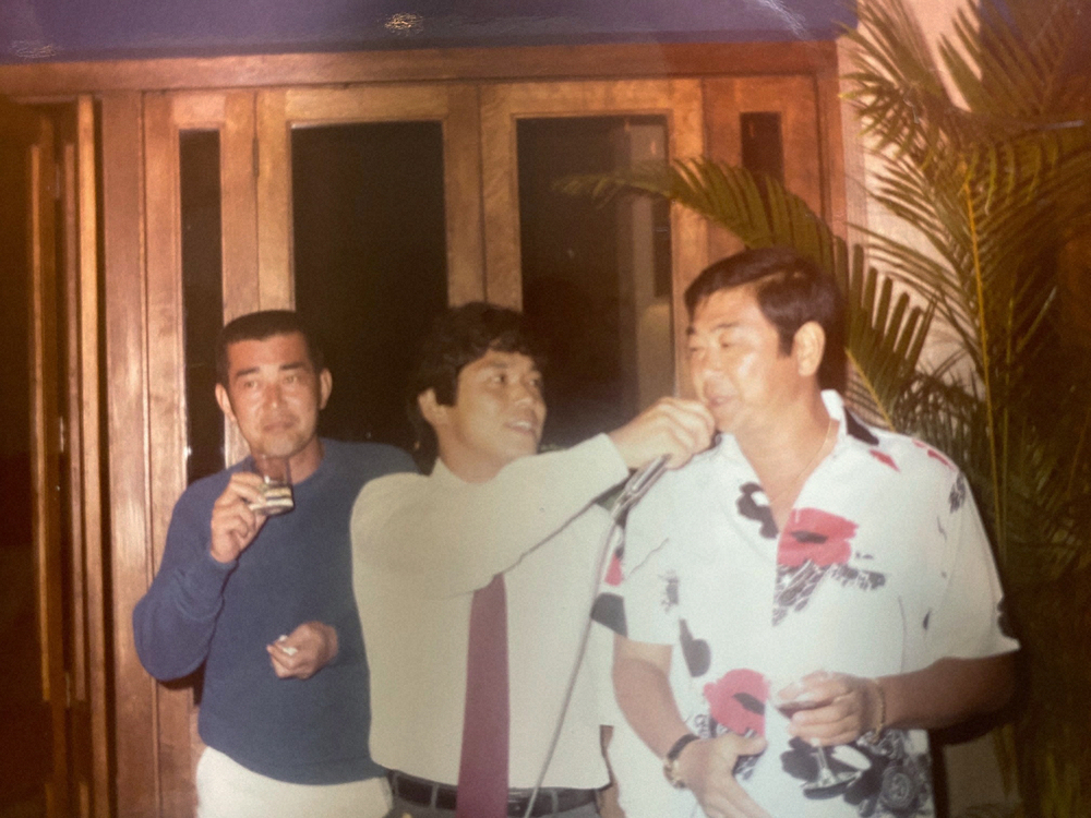 （右から）石原裕次郎さん、峰竜太、渡哲也さんの3ショット