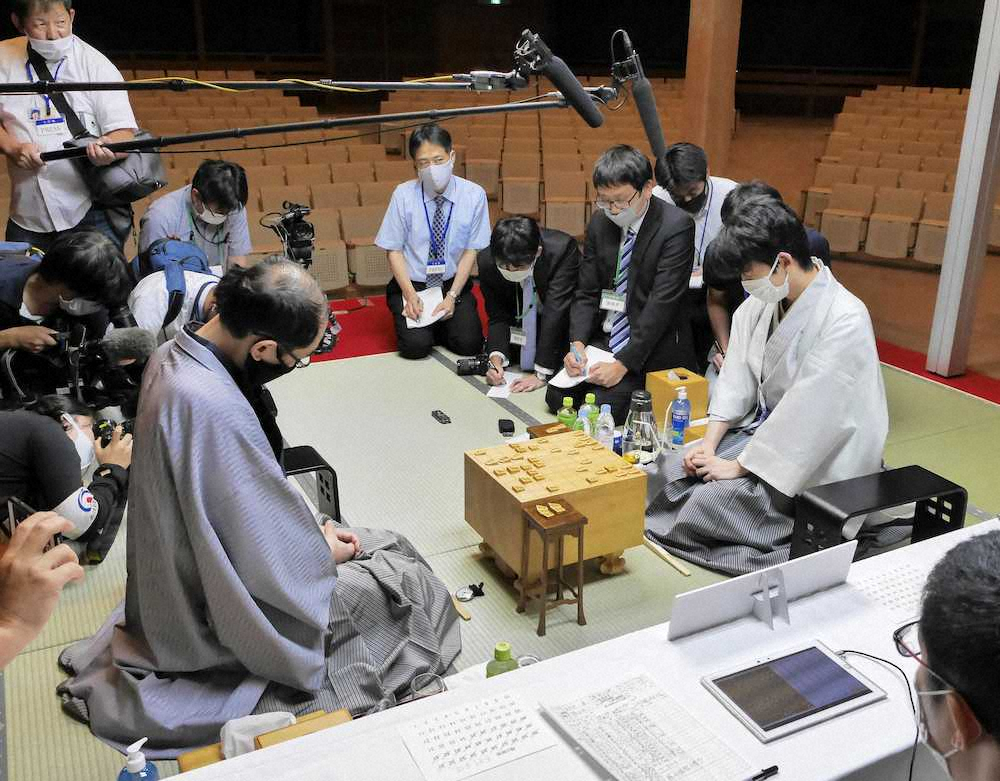 【画像・写真】藤井2冠のニックネームは…師匠・杉本八段の推奨は「4次元の棋士」３次元の「我々とは違う」