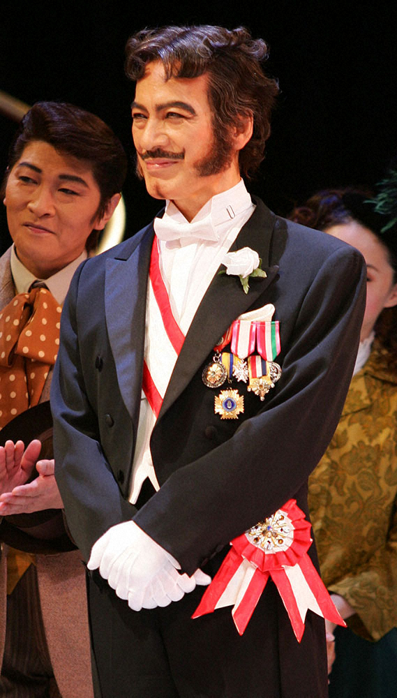 2005年、ミュージカル「マイ・フェア・レディ」450回公演記念カーテンコールでの藤木孝さん