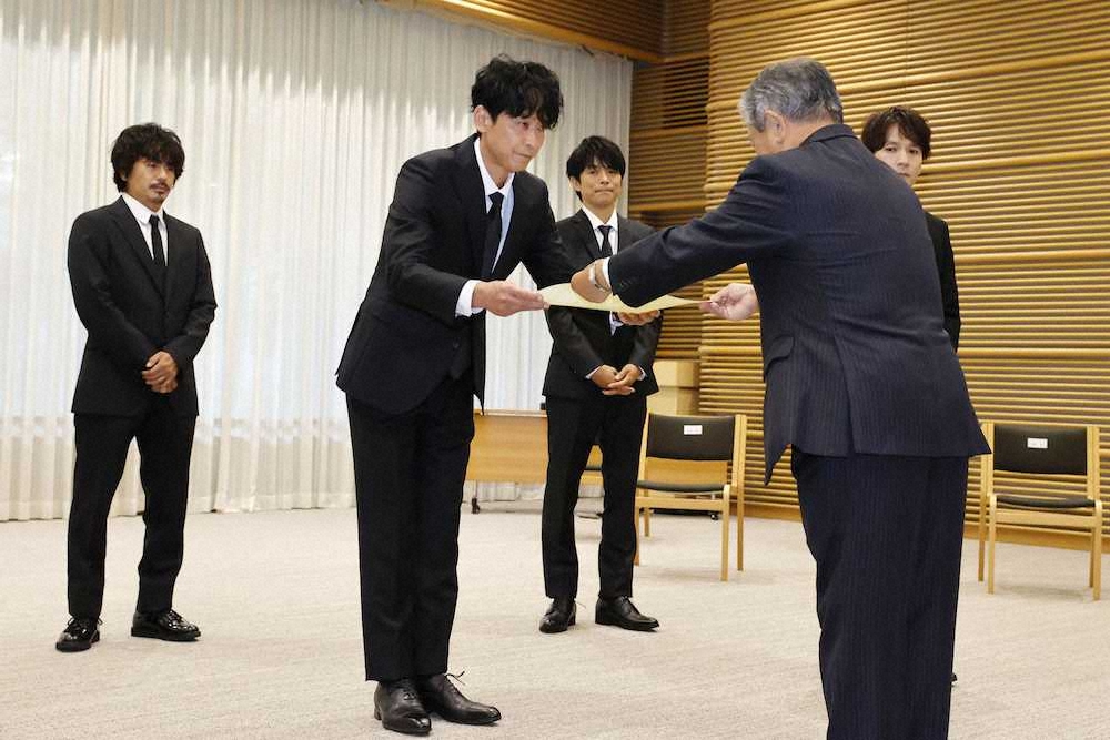 【画像・写真】V6から贈呈　各都道府県に総額2億円相当のPCR検査装置　ジャニーズ事務所プロジェクトの一環