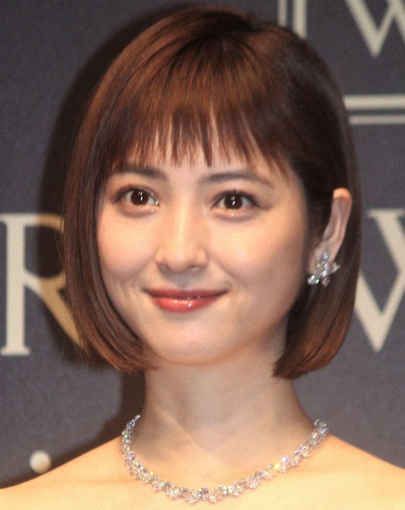 佐々木希　ニット着用の私服コーデに称賛の声「お洒落」「美しすぎ」