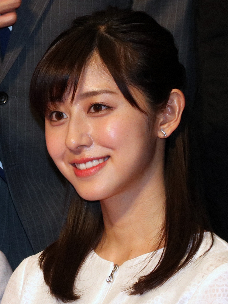 テレ朝・斎藤ちはるアナ　妹との“天使と悪魔”ショット披露　「美人姉妹」「目元そっくり」と反響