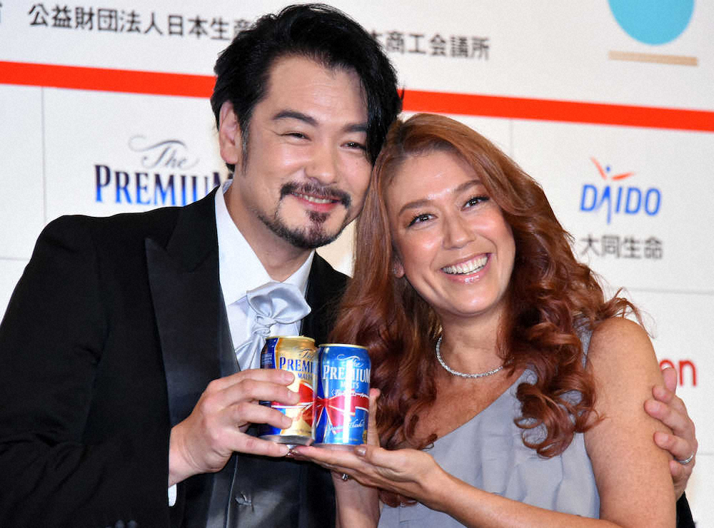 「いい夫婦　パートナー・オブ・ザ・イヤー2020」に選出された小田井涼平とLiLiCo夫妻