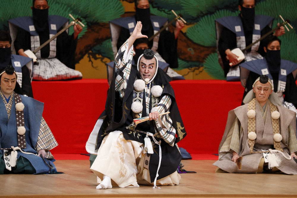 海老蔵　華やか演目で700人魅了　福岡・博多座公演初日「ホームシックになっています」