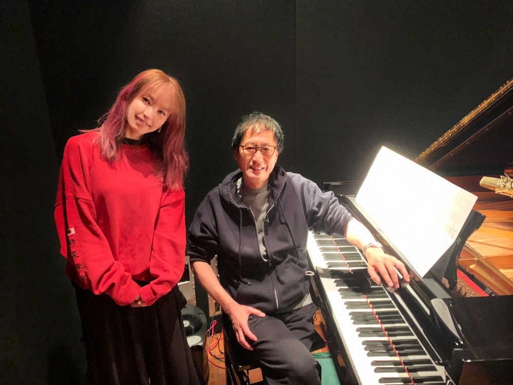 筒美京平さんの追悼盤に収録する「人魚」のレコーディングに臨んだLiSAとプロデューサーの武部聡志氏