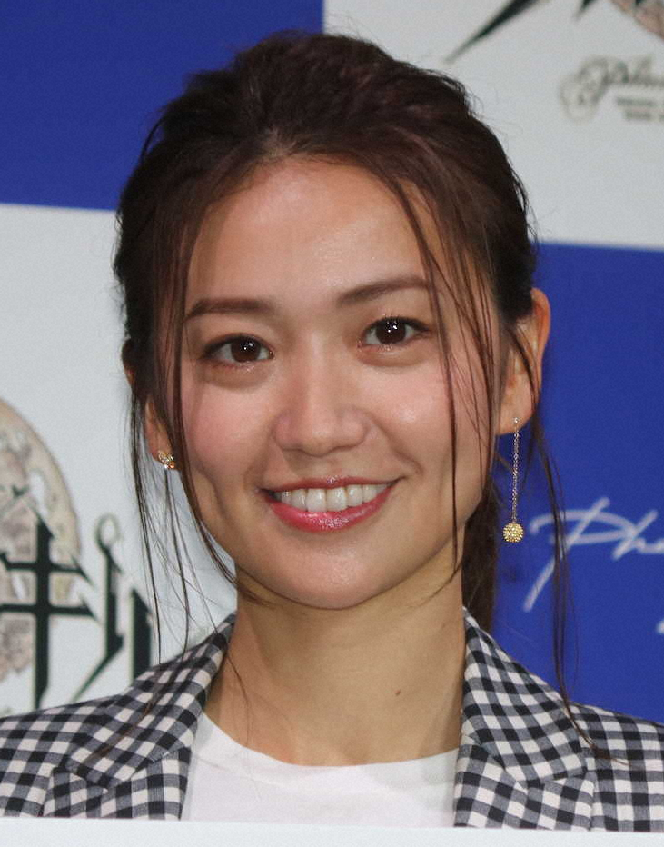 大島優子、菜々緒とスーツショット披露で反響　ネットが注目したのは「足元！笑」