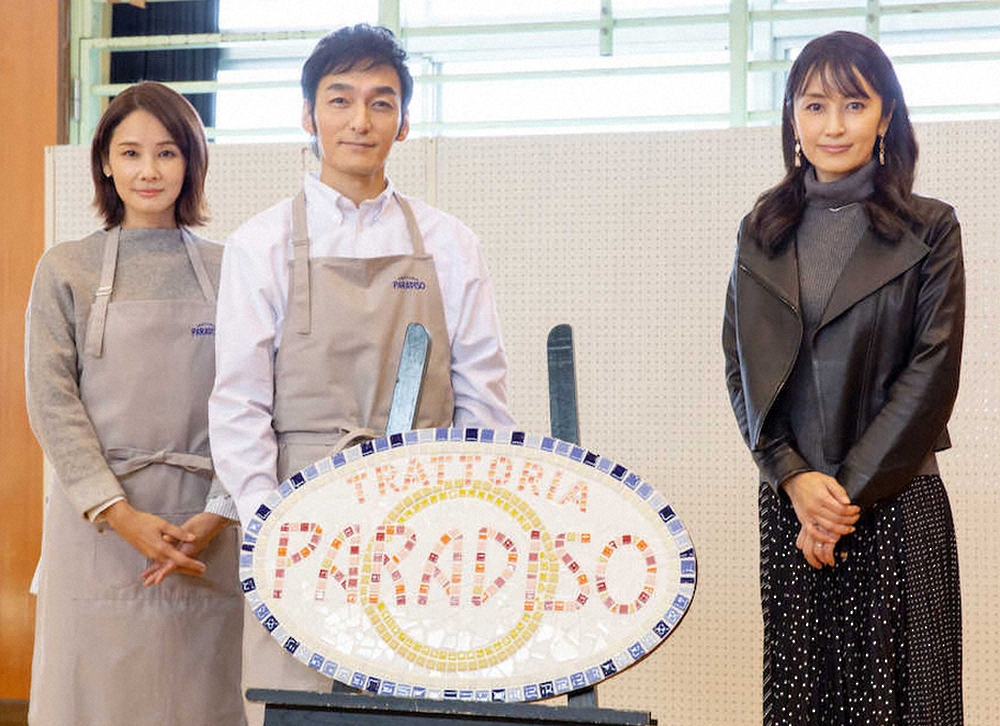 NHK仙台放送局が制作し、来年3月にBSプレミアムで放送する宮城発地域ドラマ「ペペロンチーノ」の取材会に出席した（左から）吉田羊、草なぎ剛、矢田亜希子