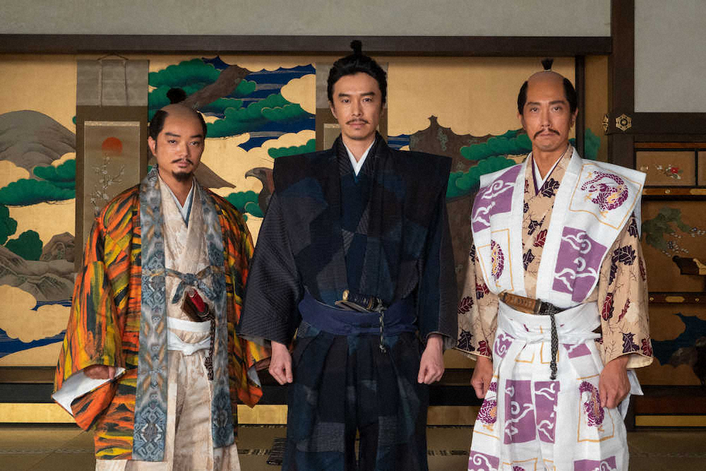 NHK大河ドラマ「麒麟がくる」に出演する（左から）染谷将太、長谷川博己、佐々木蔵之介
